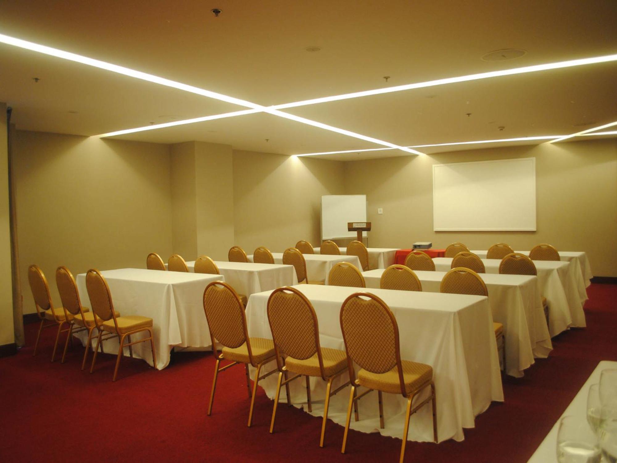 Armada Hotel Manila Eksteriør billede