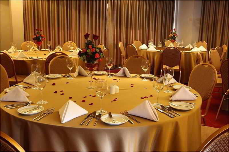 Armada Hotel Manila Eksteriør billede